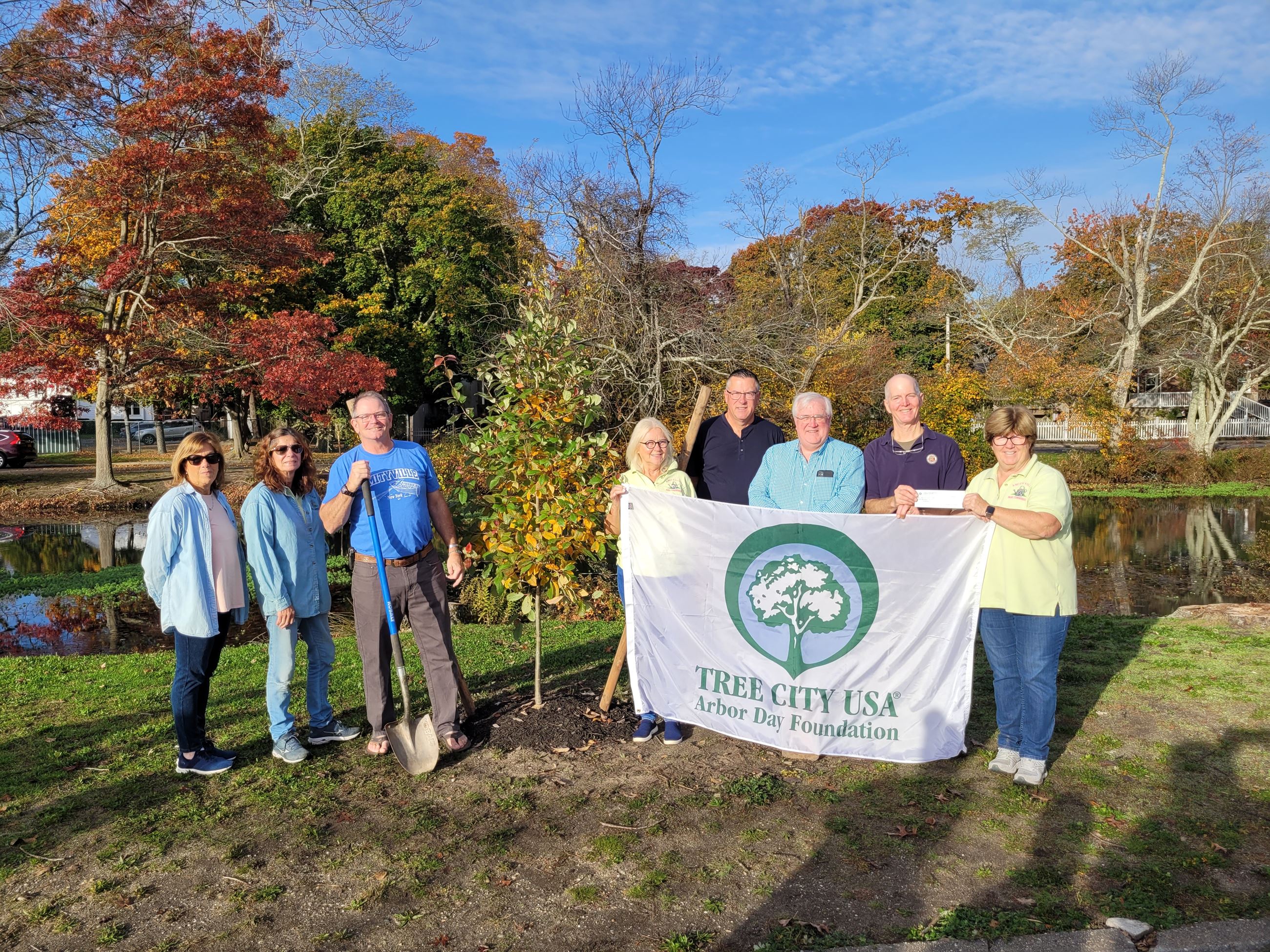 Tree City Banner Avon Lake planting 22